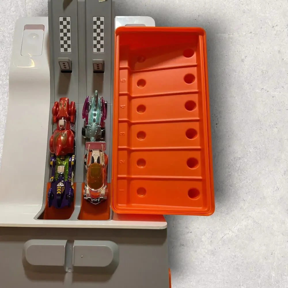 Osmo gaming system Genius Starter Kit and the Hot Wheels MindRacers set.